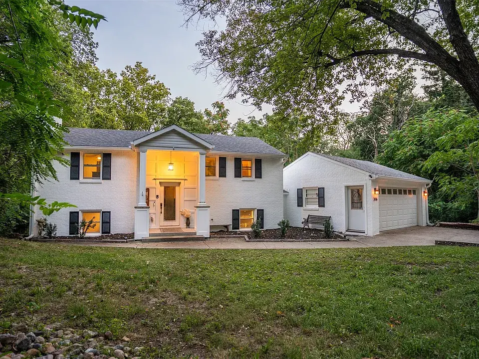 2816 Gilmore Ave, Des Moines, IA 50312