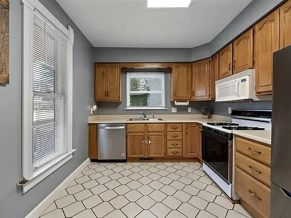 1248 10th St, Marion, IA 52302