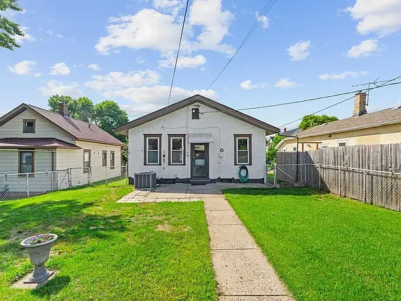 735 Buchanan St NE, Minneapolis, MN 55413
