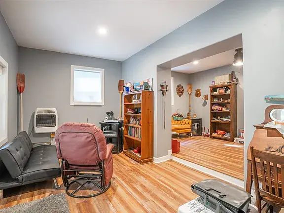 2816 Gilmore Ave, Des Moines, IA 50312